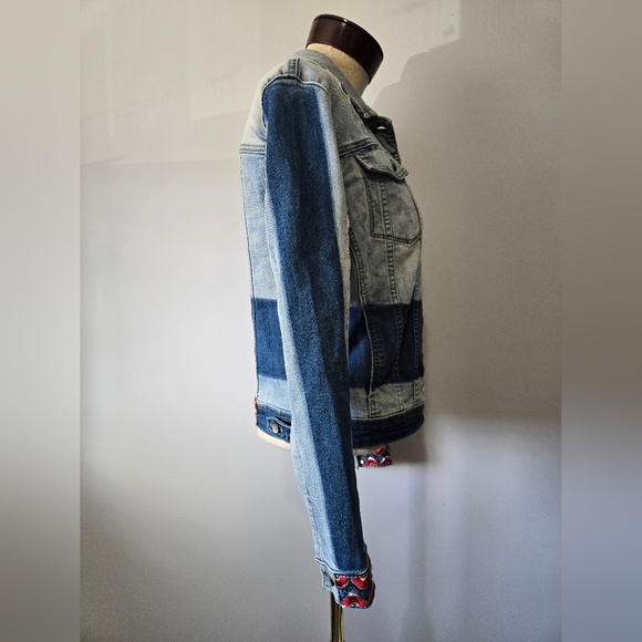 DESIGUAL × DISNEY Mickey Mouse Denim Jacket with Embroidered Details. Size 38/ M - Picture 5 of 16